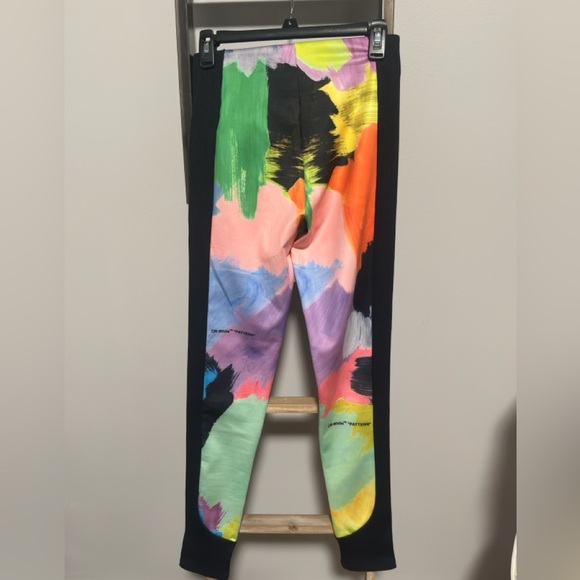 Off-White - Picture 7 of 10